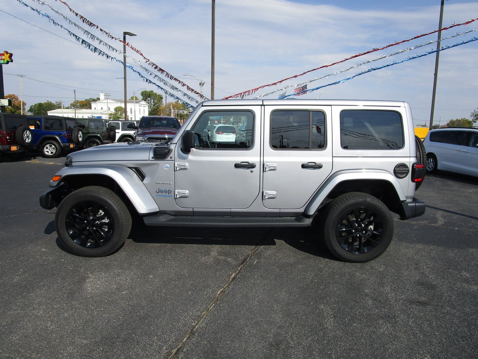 Used 2021 Jeep Wrangler Unlimited Sahara w/ Cold Weather Group AWD/4WD image 1