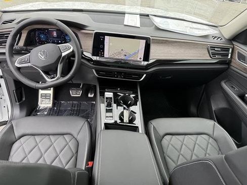 New 2025 Volkswagen Atlas SEL Premium R-Line image 15