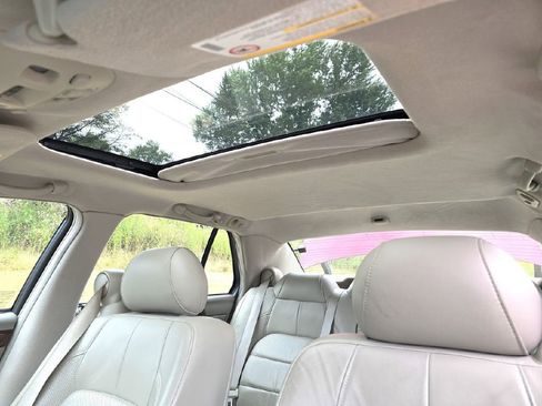 Used 2003 Cadillac De Ville DTS w/ Premium Luxury Package image 21