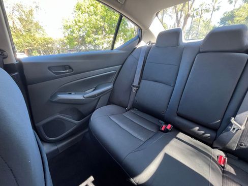 Used 2025 Nissan Altima 2.5 SV FWD image 38
