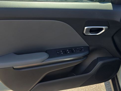 New 2025 Kia K4 LXS image 19