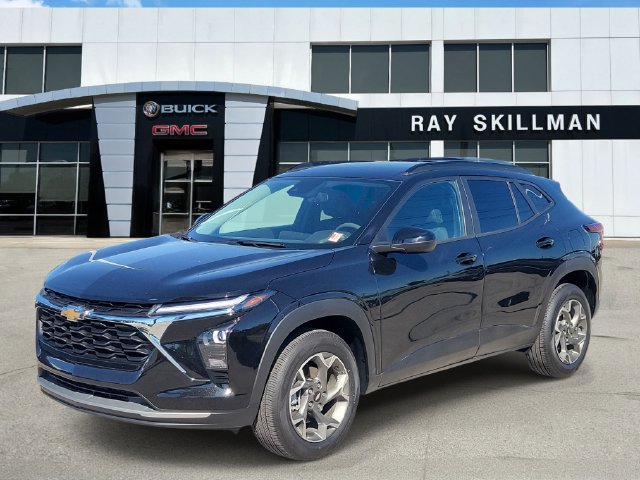 Used 2026 Chevrolet Trax LT FWD image 3