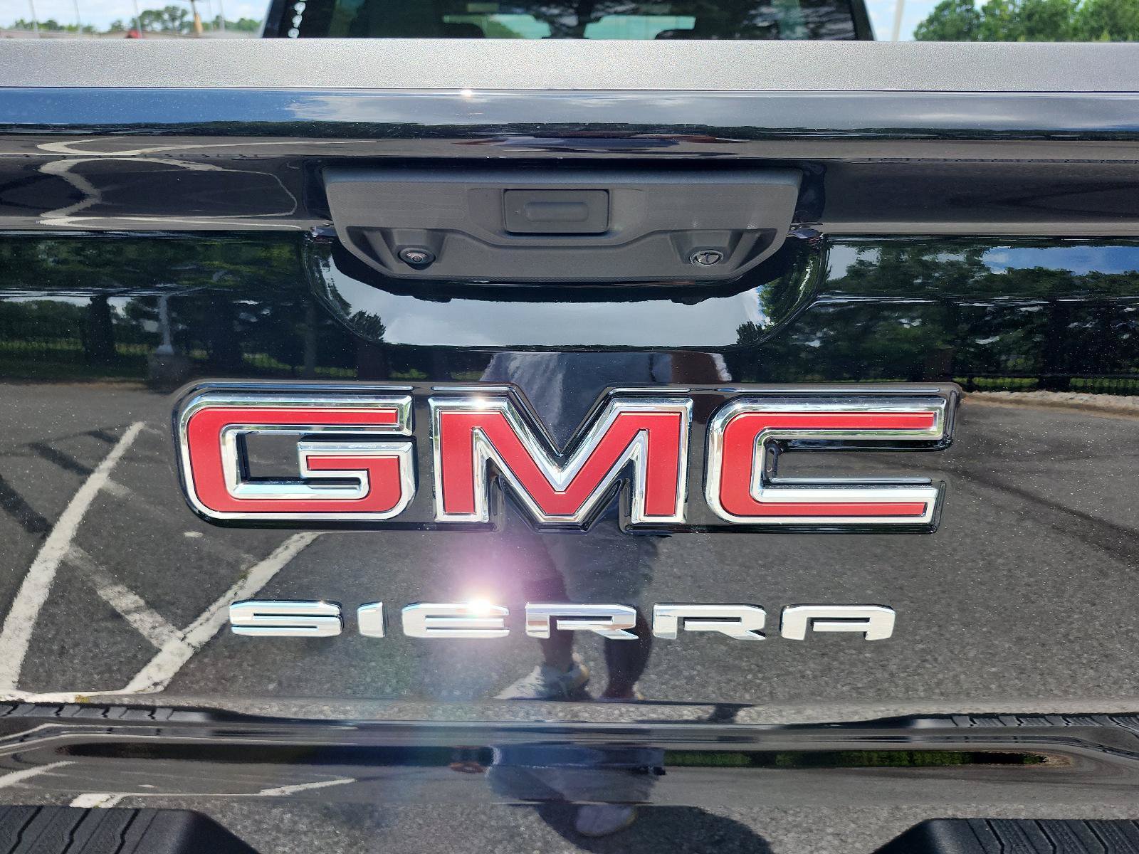 New 2026 GMC Sierra 1500 SLE AWD/4WD image 9