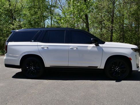 Used 2021 Cadillac Escalade Sport w/ Driver Assist Tech Package image 37