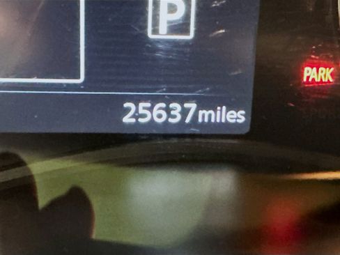 Used 2024 Nissan Kicks SR w/ SR Premium Package image 18