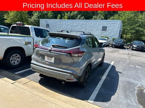 Used 2022 Nissan Kicks SR w/ Premium Package FWD image 9