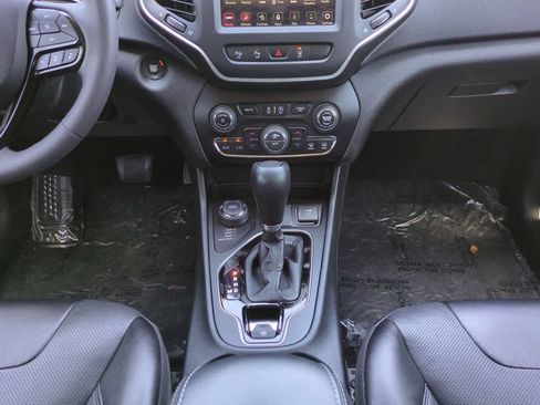 Used 2023 Jeep Cherokee Altitude Lux AWD/4WD image 18