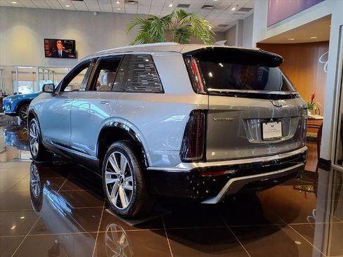 New 2026 Cadillac Vistiq Luxury image 4