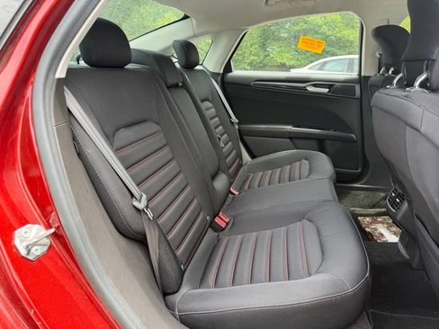 Used 2014 Ford Fusion SE FWD image 8