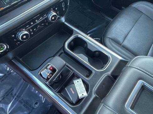 Used 2022 GMC Sierra 1500 SLT w/ SLT Convenience Package image 33