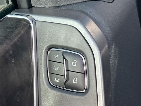 New 2026 Ford F250 Lariat w/ Black Appearance Package image 24