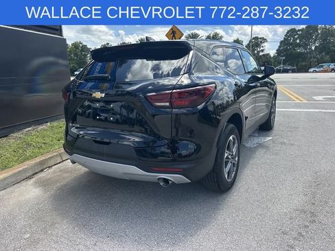 Used 2025 Chevrolet Blazer LT FWD image 7