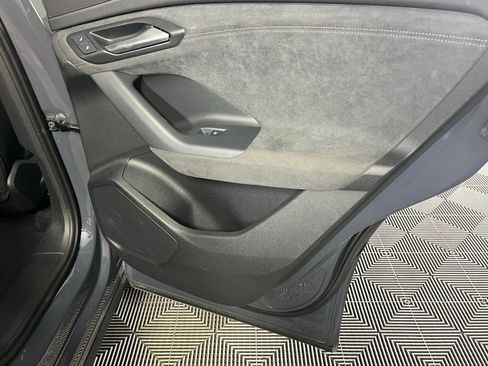 Used 2025 Audi SQ6 e-tron Prestige w/ Black Edition One image 29