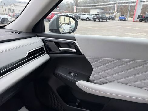 Used 2023 Mitsubishi Outlander SEL image 25