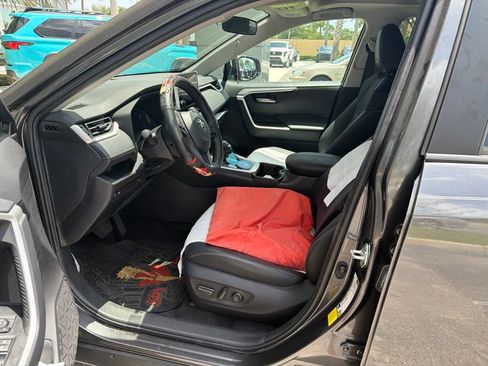 Used 2024 Toyota RAV4 XLE Premium FWD image 5