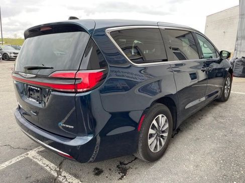 Used 2024 Chrysler Pacifica Limited FWD image 5