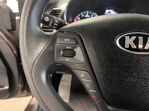 Used 2017 Kia Forte LX image 25