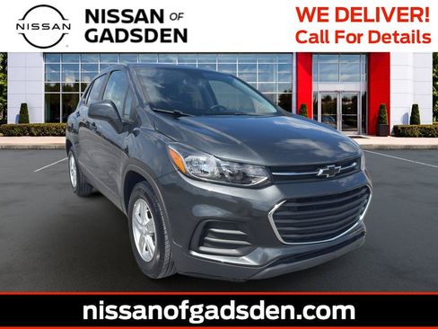 Used 2020 Chevrolet Trax LS w/ Tint and Cruise Package FWD image 1