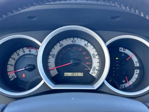 Used 2015 Toyota Tacoma 4x4 Double Cab w/ TRD Sport Package image 39