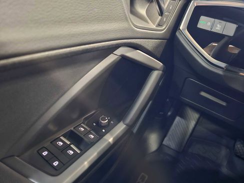 New 2025 Audi Q3 2.0T Premium image 32
