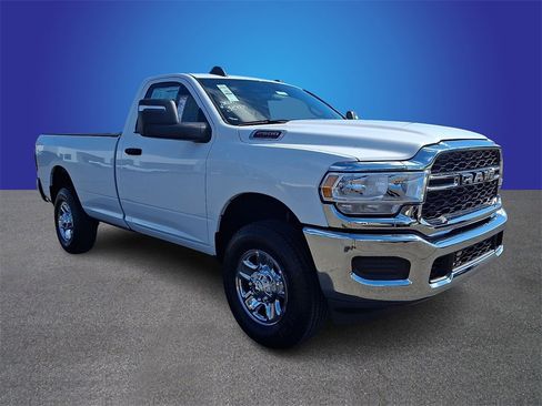 Used 2024 RAM 2500 Tradesman w/ Chrome Appearance Group image 3