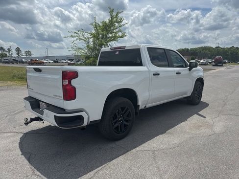 Used 2025 Chevrolet Silverado 1500 Custom image 5