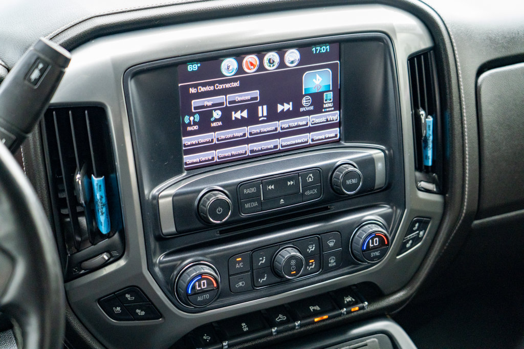 Used 2018 Chevrolet Silverado 1500 LTZ w/ LTZ Plus Package AWD/4WD image 19