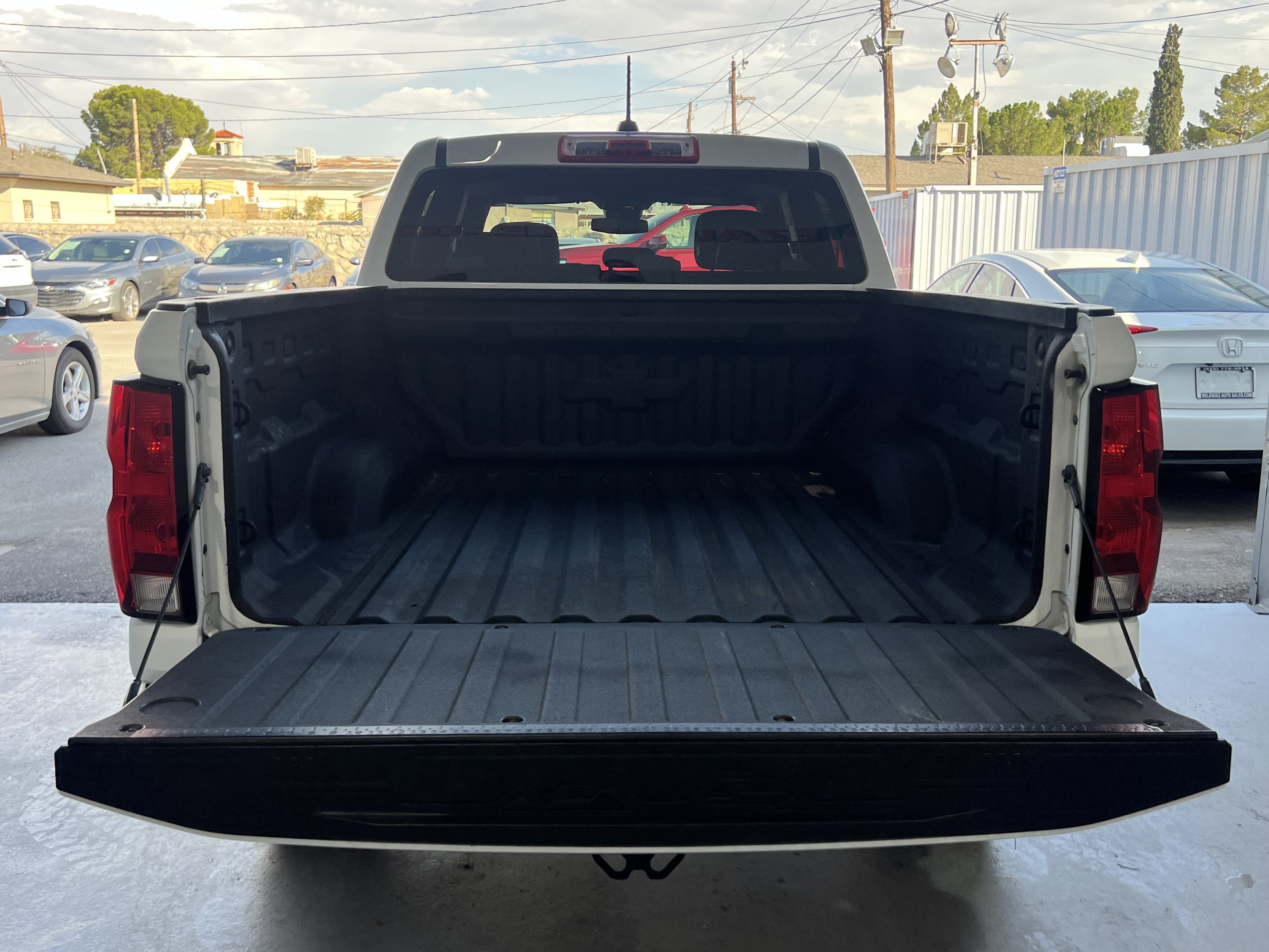Used 2023 Chevrolet Colorado LT AWD/4WD image 4