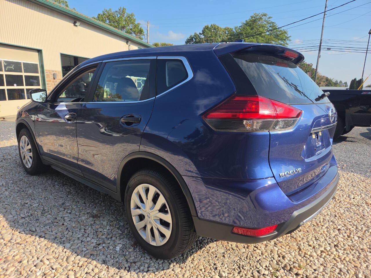 Used 2017 Nissan Rogue S FWD image 5