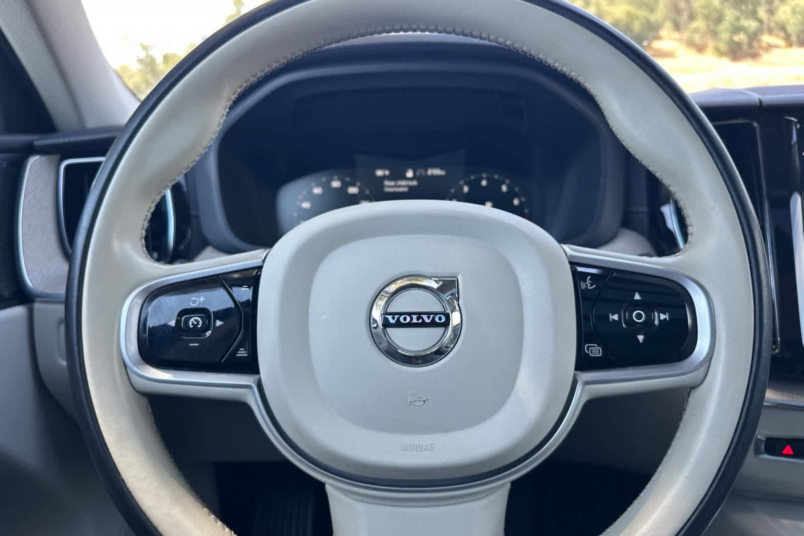 Used 2020 Volvo XC60 T5 Inscription AWD/4WD image 27