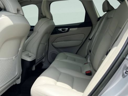Used 2023 Volvo XC60 B5 Plus w/ Climate Package FWD image 13
