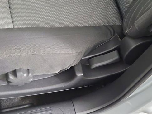 Used 2011 Chevrolet Aveo5 LT w/ LPO, Bodyside Molding Package image 32