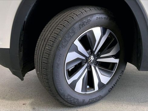 Used 2024 Volkswagen Atlas Cross Sport SE image 20