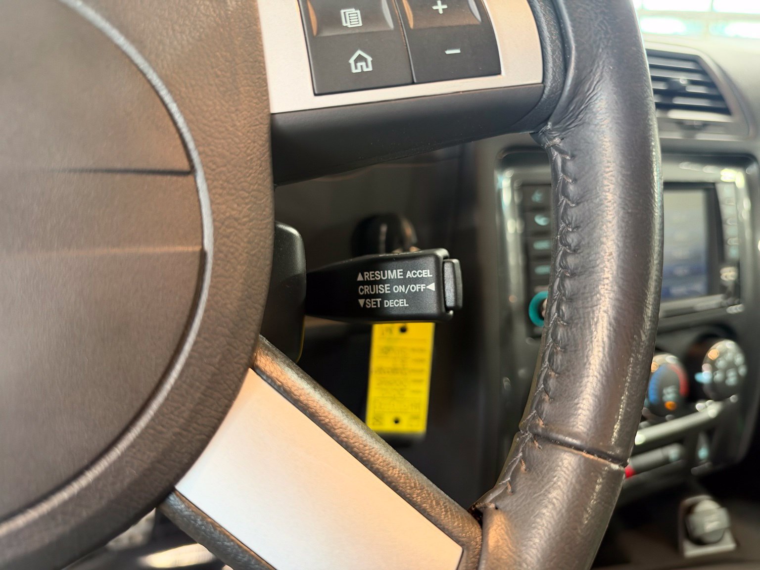 Used 2010 Dodge Challenger R/T RWD image 23