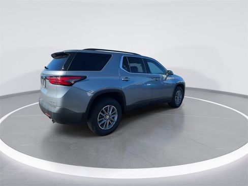 Used 2023 Chevrolet Traverse LT image 8