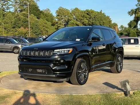 Used 2022 Jeep Compass High Altitude AWD/4WD image 3