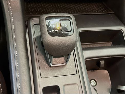 Used 2024 Nissan Pathfinder S image 24