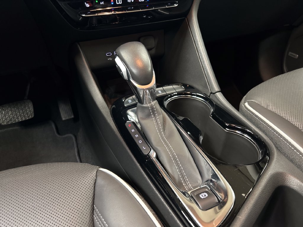 Used 2024 Buick Encore GX Avenir w/ Avenir Convenience Package AWD/4WD image 21