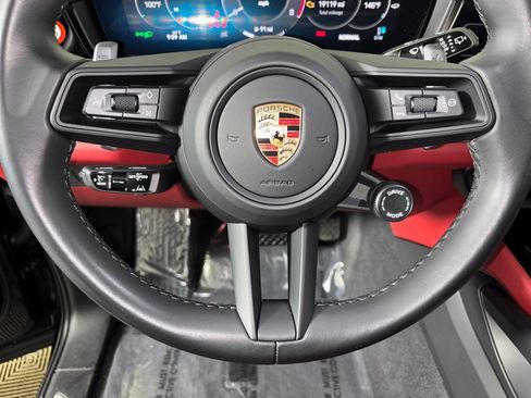 Used 2024 Porsche Cayenne image 25