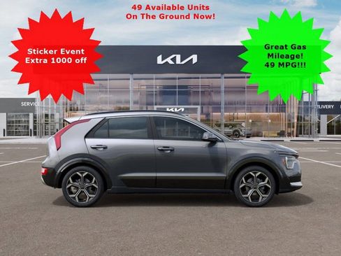 New 2025 Kia Niro EX Touring image 11