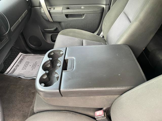 Used 2011 Chevrolet Silverado 2500 LT AWD/4WD image 16