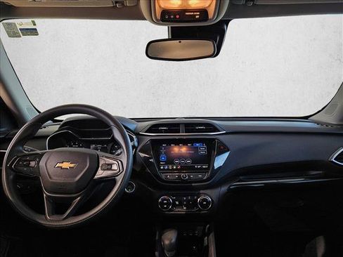 Used 2022 Chevrolet TrailBlazer LT w/ Convenience Package image 16