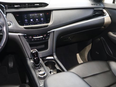 Used 2023 Cadillac XT6 Luxury image 17