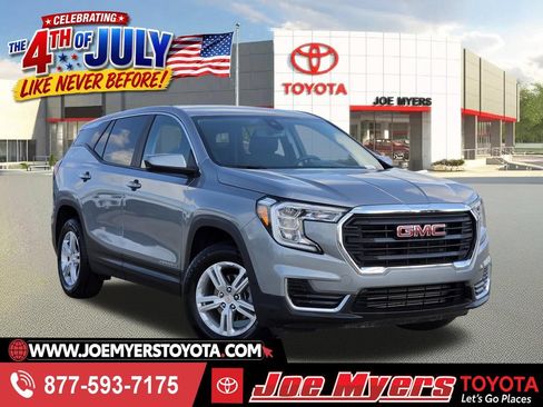 Used 2024 GMC Terrain SLE AWD/4WD image 1