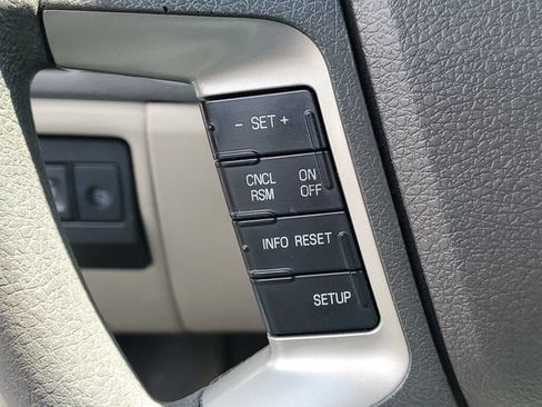 Used 2011 Ford Fusion SE FWD image 16