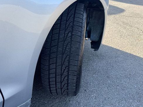 Used 2018 Ford Fusion SE w/ Fusion SE Technology Package image 12