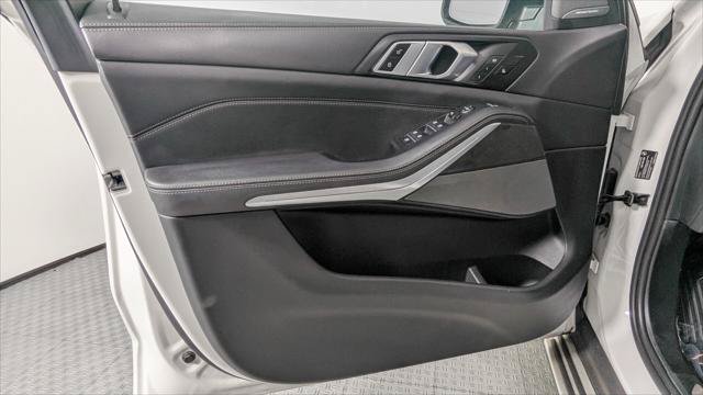 Used 2025 BMW X5 sDrive40i RWD image 13