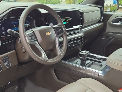 Used 2023 Chevrolet Silverado 1500 LTZ image 18