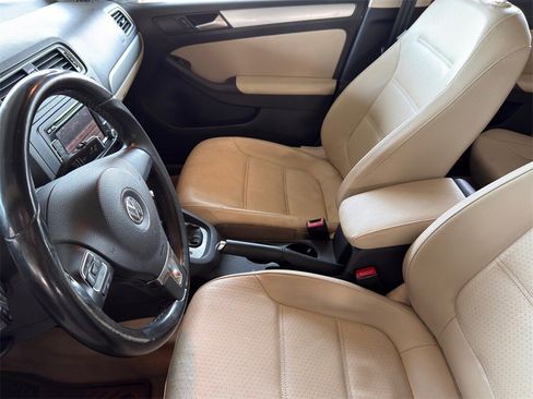 Used 2014 Volkswagen Jetta SE image 9