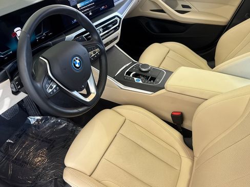 Used 2023 BMW i4 eDrive35 RWD image 4